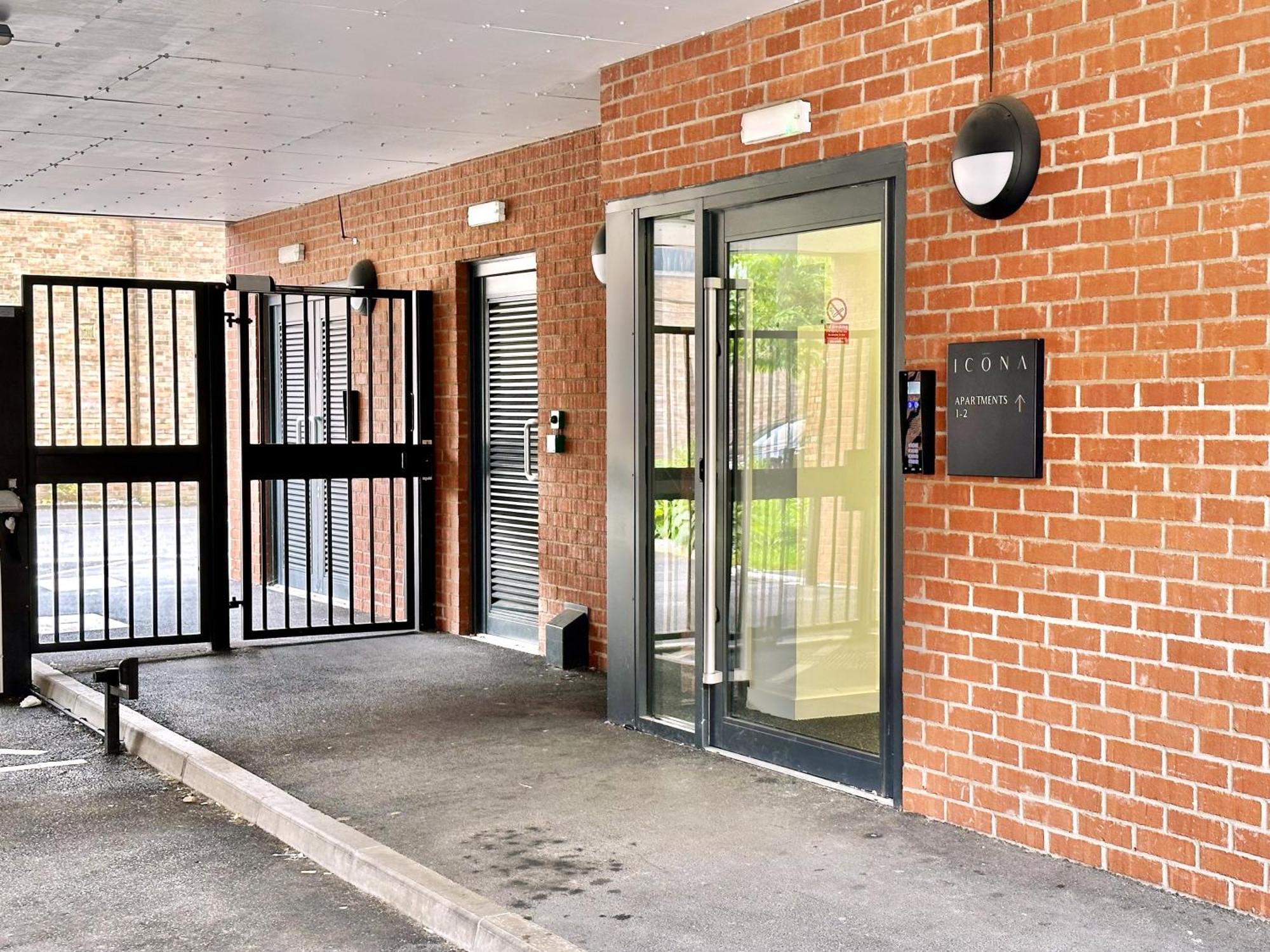Icona Luxury Apartment With Minster Views & Allocated Parking York Esterno foto